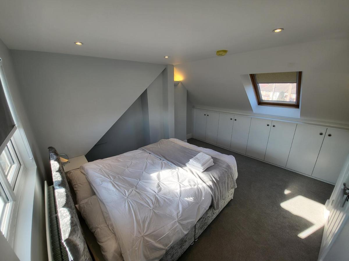 High Spec Large 6 Bedroom House! キングストン・アポン・テムズ エクステリア 写真