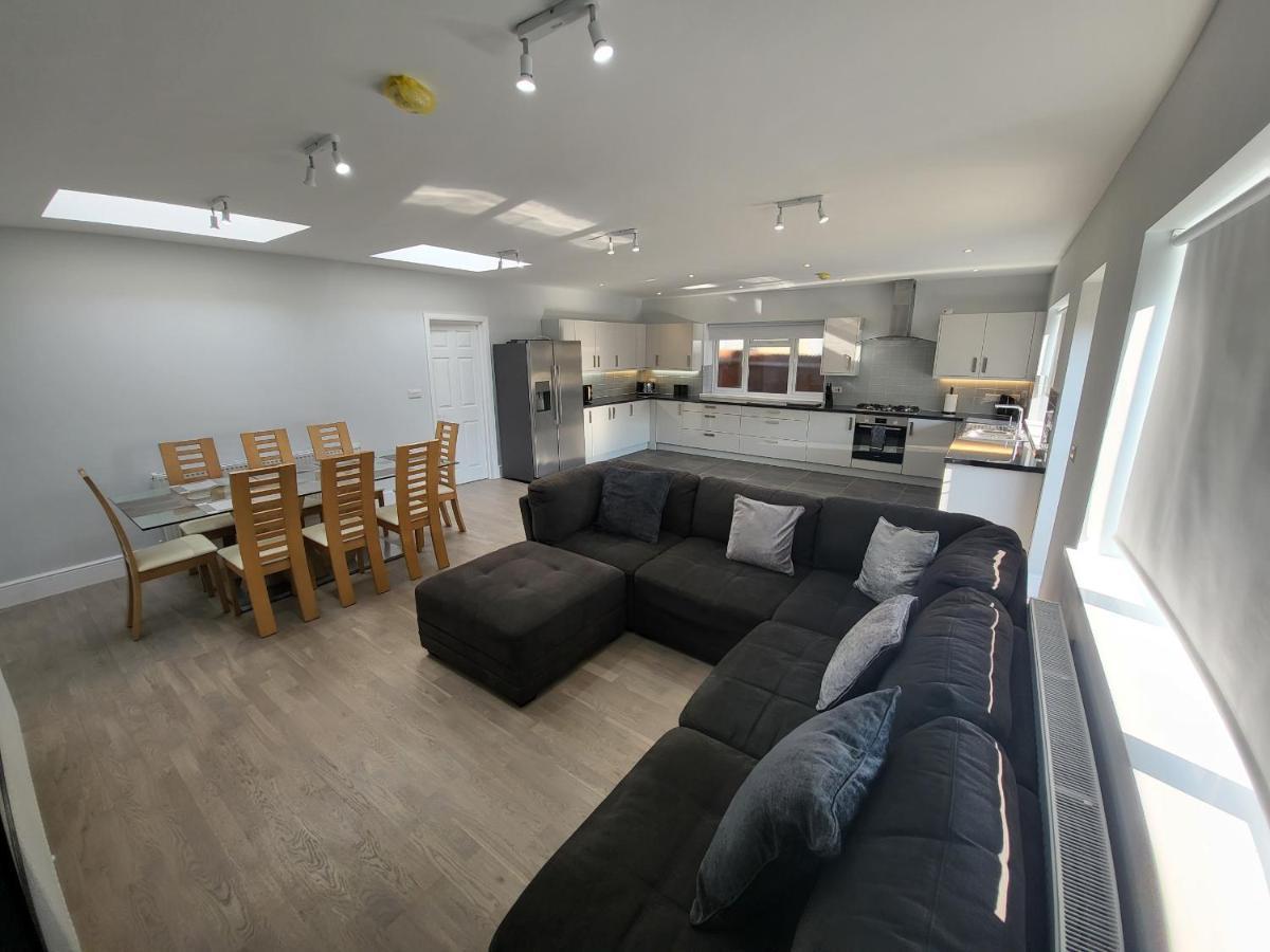 High Spec Large 6 Bedroom House! キングストン・アポン・テムズ エクステリア 写真